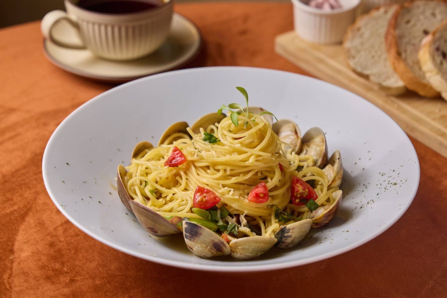 蒜香白酒蛤蠣義大利麵